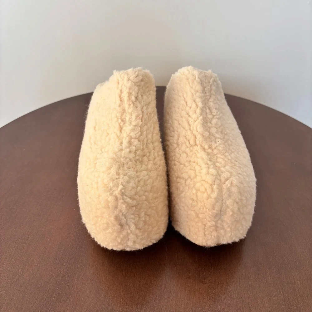 Azalea Wang cozy clogs